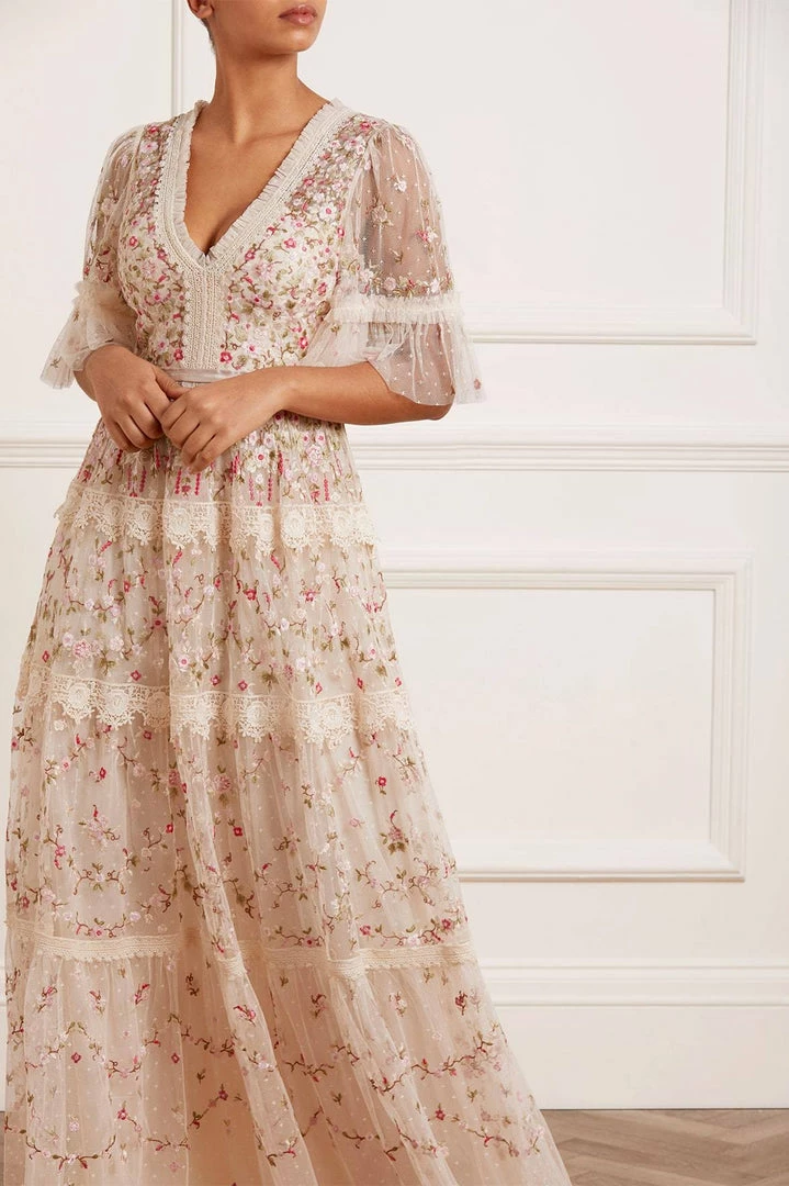 Best Pirce π Needle & Thread Holding LTD π© Womenswear Araminta Lace Gown π 3 Needle & Thread Holding LTD Womenswear Araminta Lace Gown