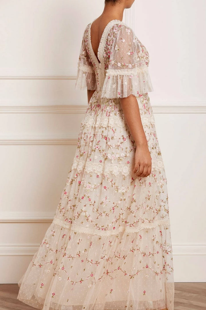 Best Pirce π Needle & Thread Holding LTD π© Womenswear Araminta Lace Gown π 10 Needle & Thread Holding LTD Womenswear Araminta Lace Gown