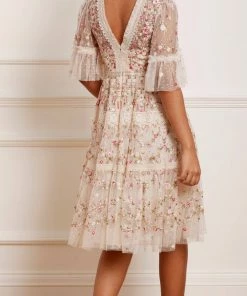 Cheap π Needle & Thread Holding LTD Araminta Lace Midi π Dress π― 18 Needle & Thread Holding LTD Araminta Lace Midi Dress