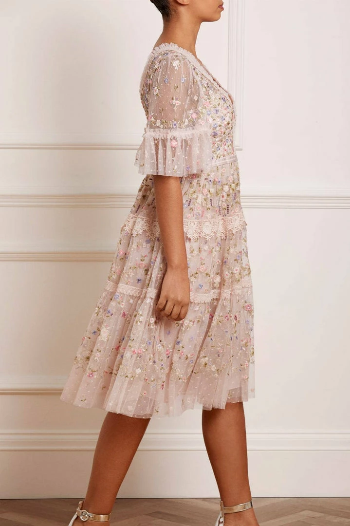 Budget 🔥 Needle & Thread Holding LTD Araminta Lace Midi 👗 Dress 🔥 6 Needle & Thread Holding LTD Araminta Lace Midi Dress