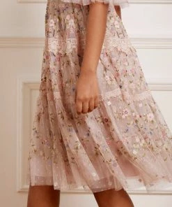 Budget 🔥 Needle & Thread Holding LTD Araminta Lace Midi 👗 Dress 🔥 14 Needle & Thread Holding LTD Araminta Lace Midi Dress