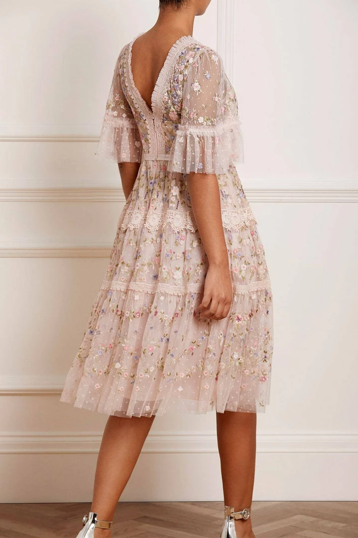 Budget 🔥 Needle & Thread Holding LTD Araminta Lace Midi 👗 Dress 🔥 9 Needle & Thread Holding LTD Araminta Lace Midi Dress