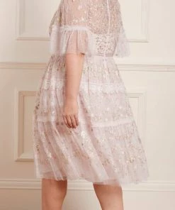 Cheap π₯° Needle & Thread Holding LTD Araminta Lace Round Neck Midi π Dress π 23 Needle & Thread Holding LTD Araminta Lace Round Neck Midi Dress