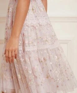 Cheap π₯° Needle & Thread Holding LTD Araminta Lace Round Neck Midi π Dress π 17 Needle & Thread Holding LTD Araminta Lace Round Neck Midi Dress