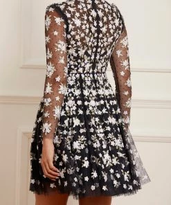 Wholesale 🎉 Needle & Thread Holding LTD 👩 Womenswear Camellia Ditsy Mini 👗 Dress 💯 15 Needle & Thread Holding LTD Womenswear Camellia Ditsy Mini Dress