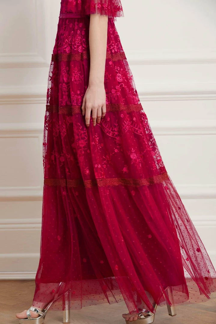 Flash Sale βοΈ Needle & Thread Holding LTD π© Womenswear Lottie Lace Gown π 7 Needle & Thread Holding LTD Womenswear Lottie Lace Gown