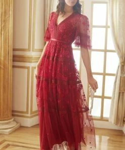 Flash Sale βοΈ Needle & Thread Holding LTD π© Womenswear Lottie Lace Gown π 21 Needle & Thread Holding LTD Womenswear Lottie Lace Gown