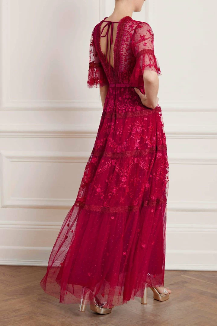 Flash Sale βοΈ Needle & Thread Holding LTD π© Womenswear Lottie Lace Gown π 10 Needle & Thread Holding LTD Womenswear Lottie Lace Gown
