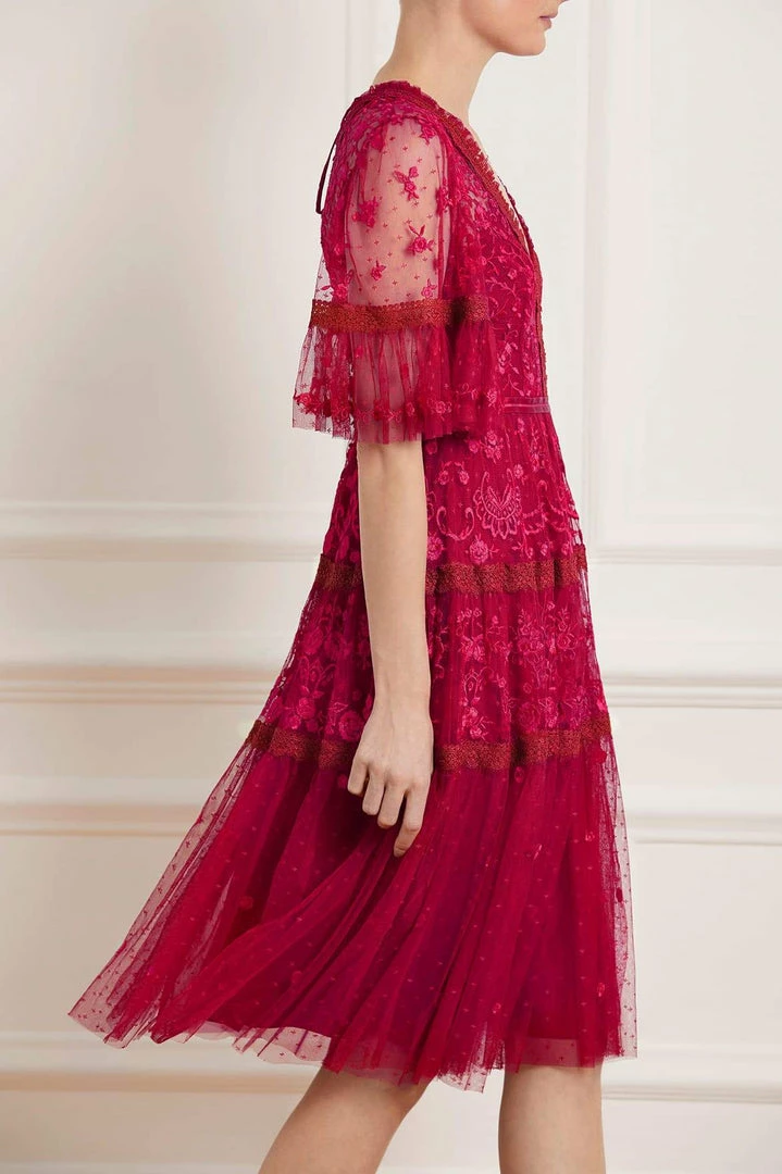 Best Sale 🔔 Needle & Thread Holding LTD Lottie Lace Midi 👗 Dress 👍 6 Needle & Thread Holding LTD Lottie Lace Midi Dress