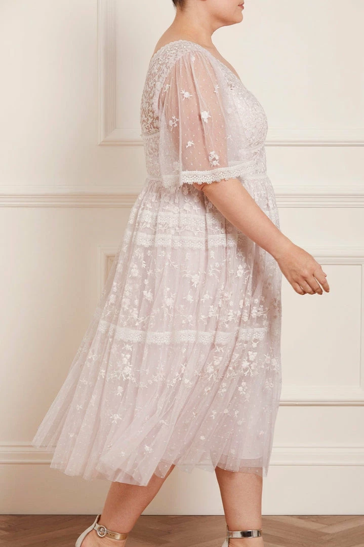 Outlet ๐ Needle & Thread Holding LTD Sweetheart Lace Midaxi ๐ Dress ๐ 6 Needle & Thread Holding LTD Sweetheart Lace Midaxi Dress