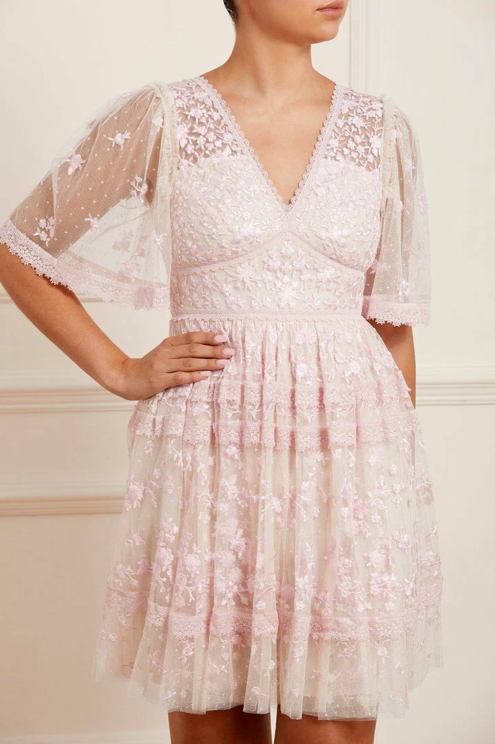 Cheap 🎁 Needle & Thread Holding LTD 👩 Womenswear Sweetheart Lace Mini 👗 Dress 🌟 5 Needle & Thread Holding LTD Womenswear Sweetheart Lace Mini Dress