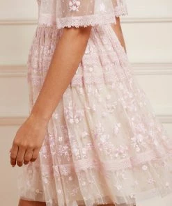 Cheap 🎁 Needle & Thread Holding LTD 👩 Womenswear Sweetheart Lace Mini 👗 Dress 🌟 14 Needle & Thread Holding LTD Womenswear Sweetheart Lace Mini Dress